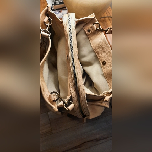 American Leather Company Triple Entry Shoulder Bag - Picture 3 of 4
